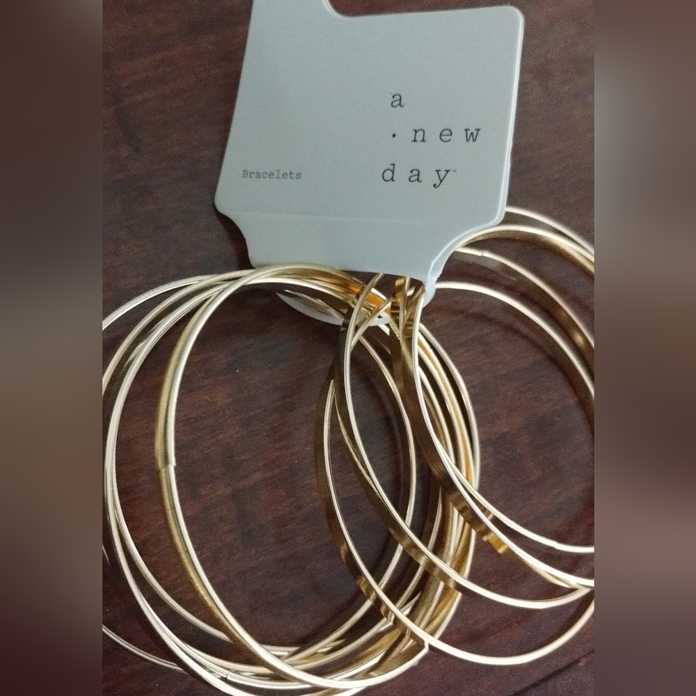 Gold bracelet